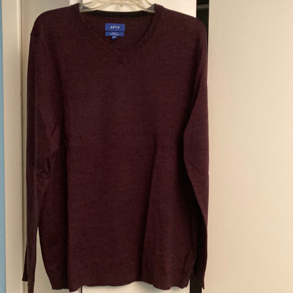 Apt. 9 Slim Fit Men B Neck Sweater size Large Merino Blend Burgundy Color